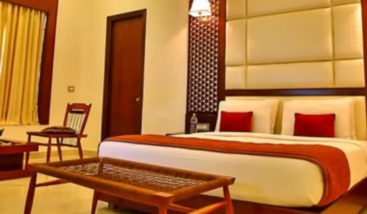 70 Rooms